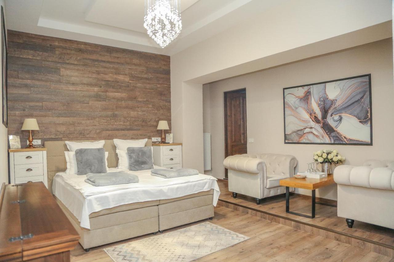 Imperial Rooms - Ultracentral - Jacuzzi Cu Hidromasaj Oradea Buitenkant foto
