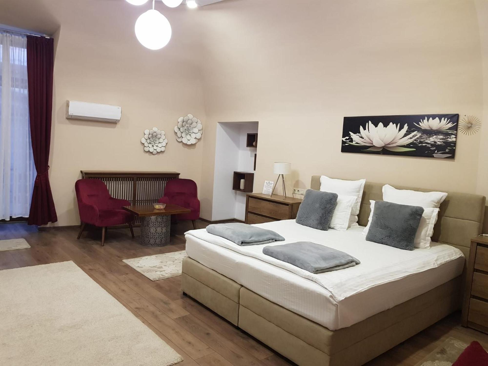 Imperial Rooms - Ultracentral - Jacuzzi Cu Hidromasaj Oradea Buitenkant foto